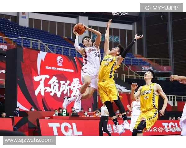 季后赛激战正酣 热血对决见证篮球荣耀巅峰